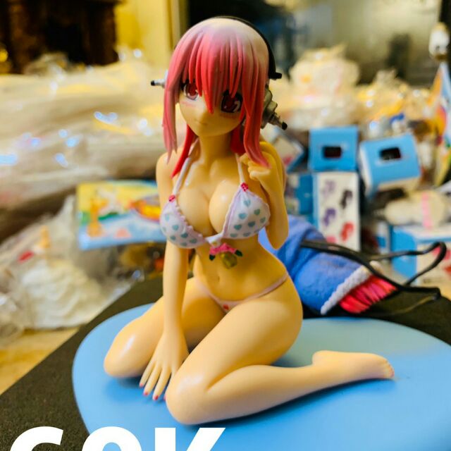 Búp bê sexy trang trí bánh kem