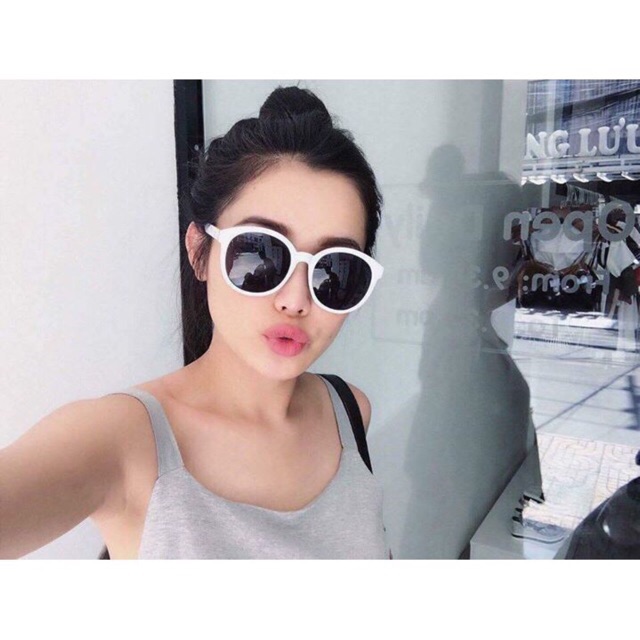 Kính Râm Nam Nữ Đi Biển Đi Chơi Chụp Ảnh Sống Ảo Che Nắng Form To Rộng (CÓ CHỮ V) KR1 | BigBuy360 - bigbuy360.vn