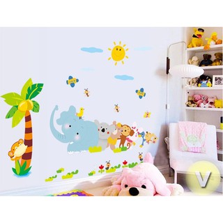 Decal dán tường Giờ ra chơi