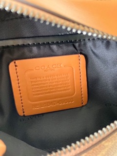 Túi bao tử Coach