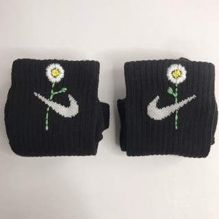 Tất Thêu Hoa Cúc Daisies(Hàng authentic, Hàng có sẵn)