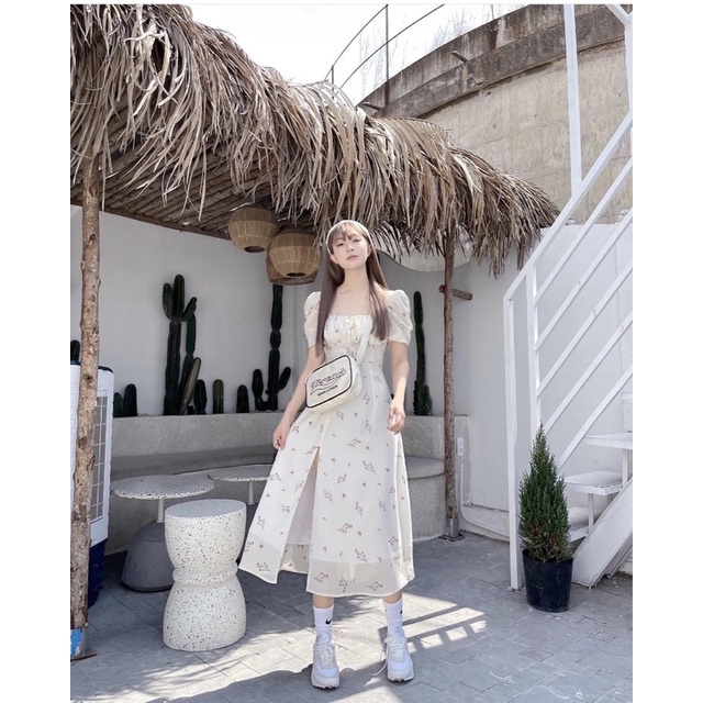 Váy hoa nhí cổ vuông tay bồng nhún ngực xẻ tà 2 lớp ulzzang đầm hoa trắng dáng dài