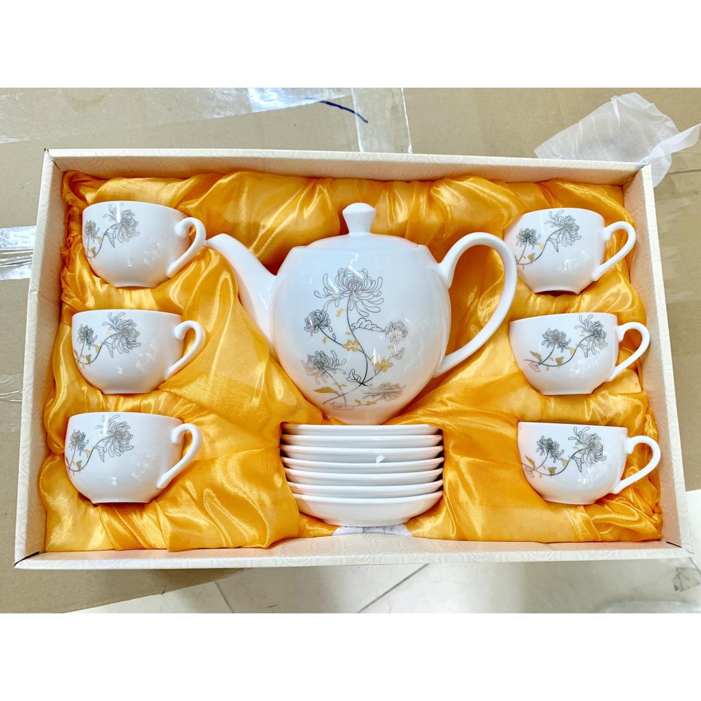 Bộ ấm chén uống trà kèm 7 đĩa Camellia Hoa cúc