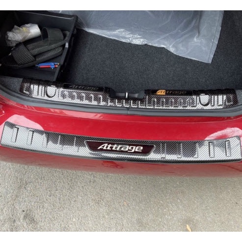 Chống Trầy Cốp, Ốp Bậc Cốp CARBON Xe Mitsubishi Attrage 2015- 2022 vân cacbon Cao Cấp