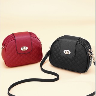 Túi đeo chéo nữ dây da 3 ngăn khóa