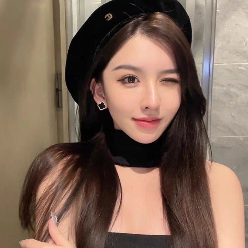 Khuyên tai cỏ 4 lá đen viền đá siêu hot CBLD301