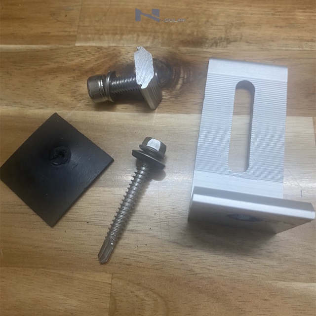Chân L Bắn Mái Tôn Gắn Pin Năng Lượng Mặt Trời_Nhôm Cao Cấp AL6005-T5 Bền Theo Thời Gian bộ đầy đủ