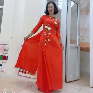 Bộ áo dài kèm quần cùng chất cùng màu lụa