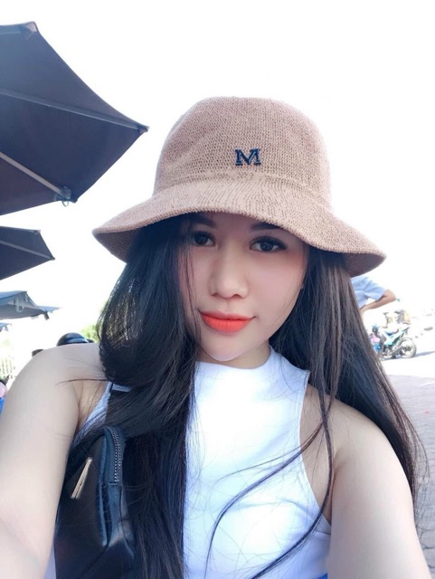 Nón cói chữ M đi biển chụp hình cực xinh, có dây rút bên trong để vừa vặn form đầu