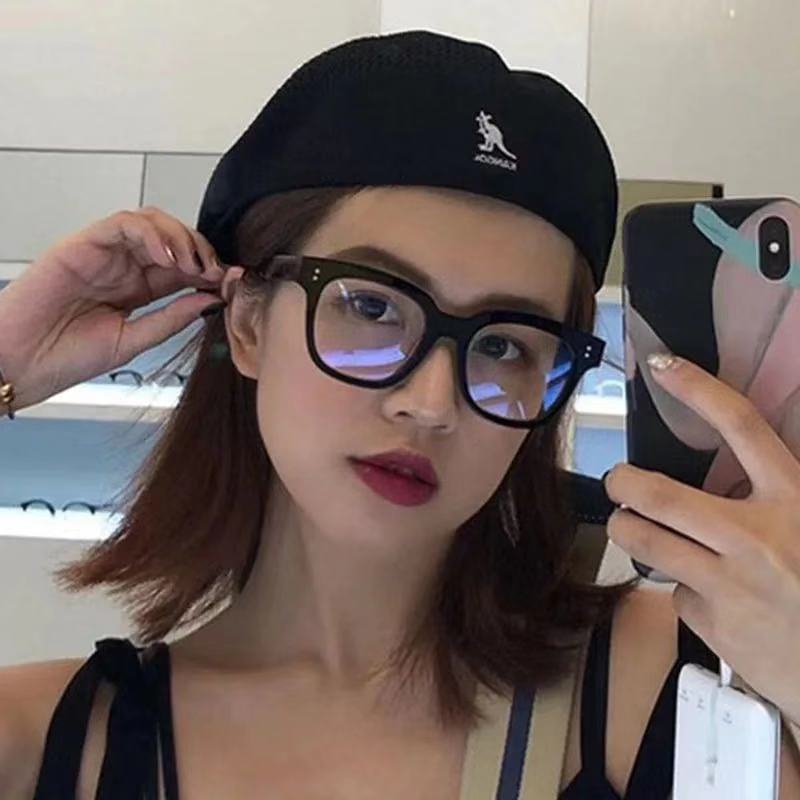 Kính mắt họa tiết chữ V phong cách sang trọng thời trang cho nam nữ