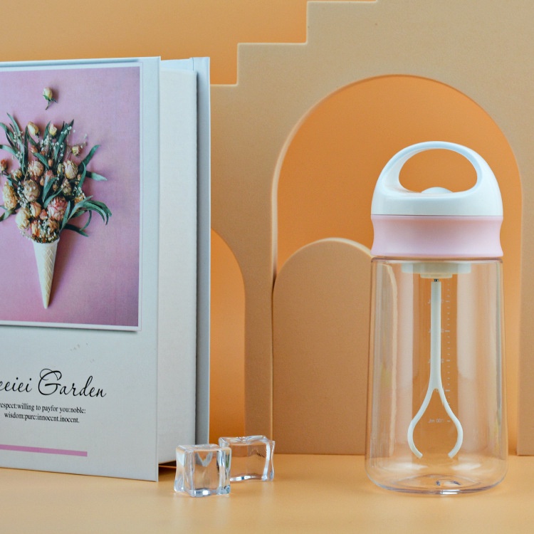 Cốc tự động khuấy tiện lợi tặng kèm pin