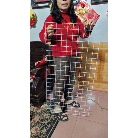 Tấm mành sắt khổ 50x100cm để treo đồ, trang trí góc siêu thị mầm non