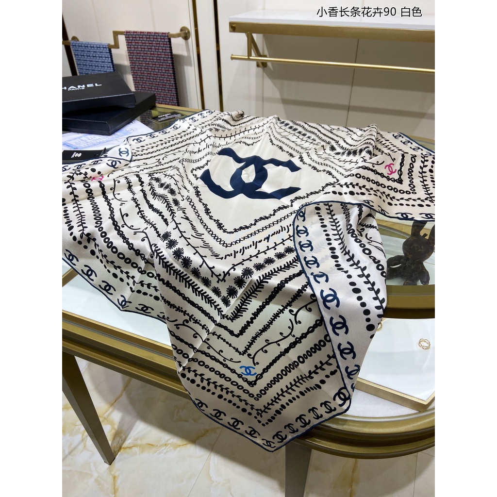 Khăn Choàng Lụa Vuông In Họa Tiết Cổ Điển Sang Trọng Dành Cho Nữ