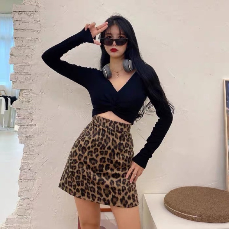 ÁO THUN XOẮN NGỰC CHẤT GÂN TĂM CỰC HOT X8