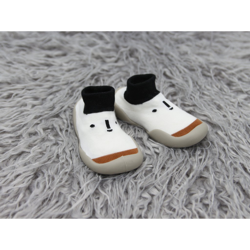 Giày tất đế cao su chống trơn trượt - Giày bún tập đi cho bé Comfybaby, phong cách Hàn Quốc - GB002