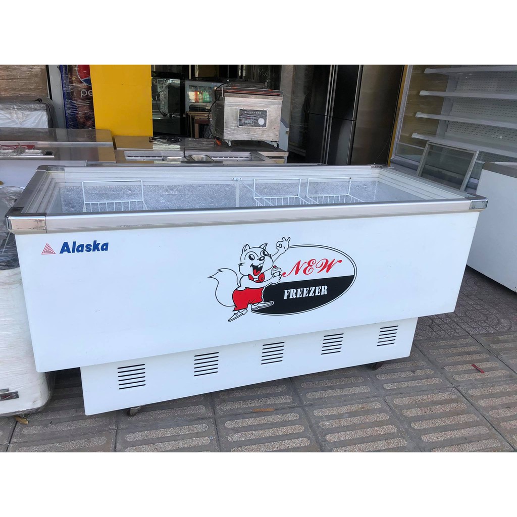 Tủ đông mặt kính phẳng Alaska SD-6W dung tích 600 Lít mới 90%