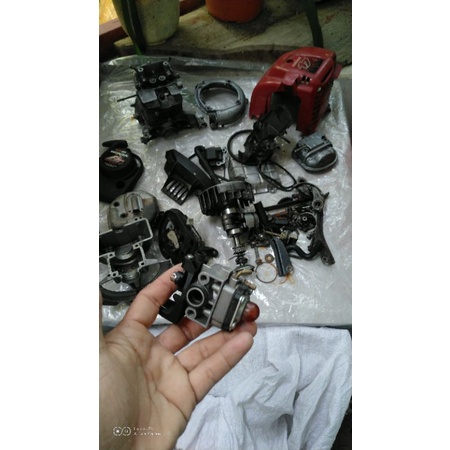 xác máy cắt cỏ