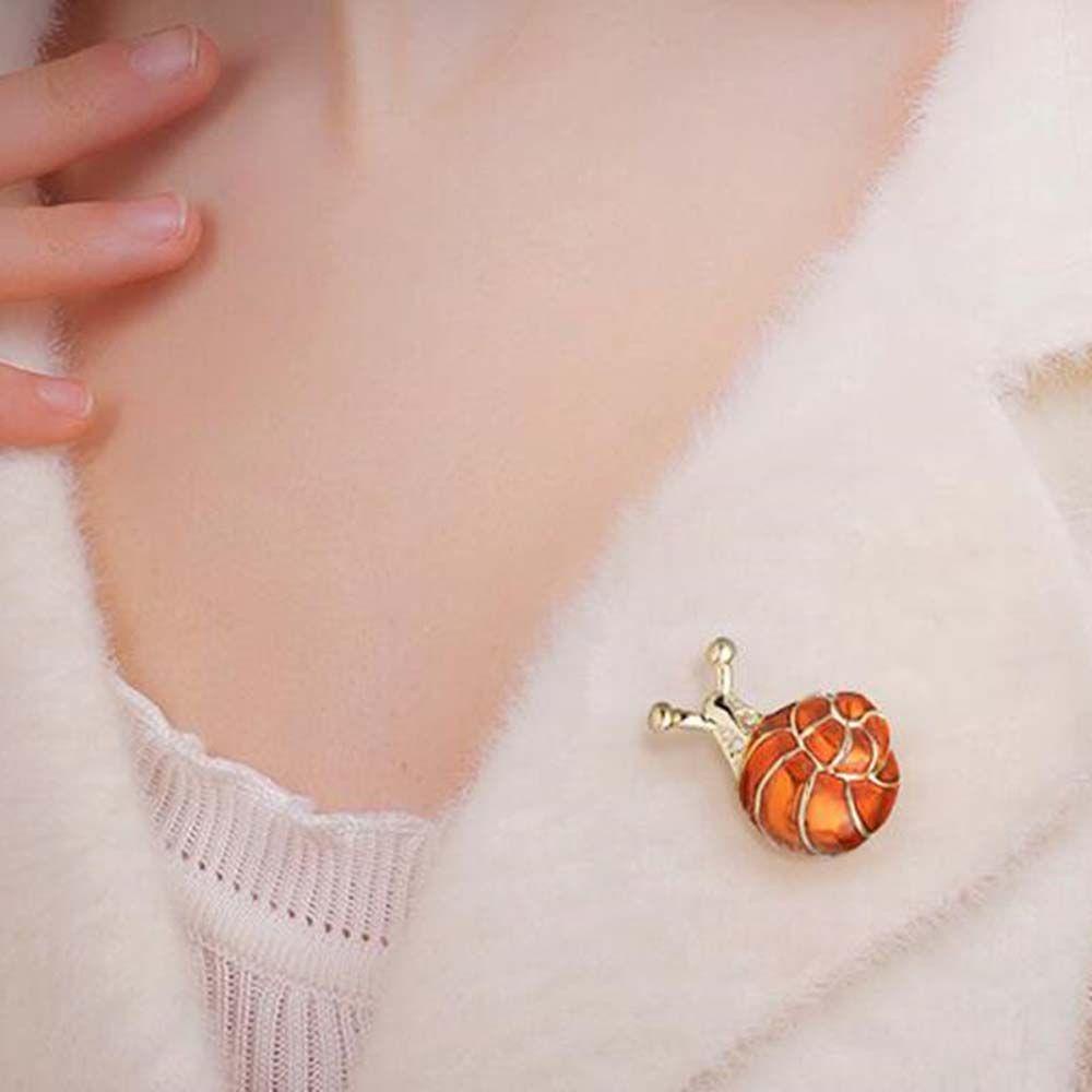 QQMALL Ghim Cài Áo Hình Ốc Sên Đính Đá Phong Cách Hàn Quốc