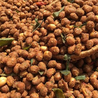 đậu phộng tỏi ớt