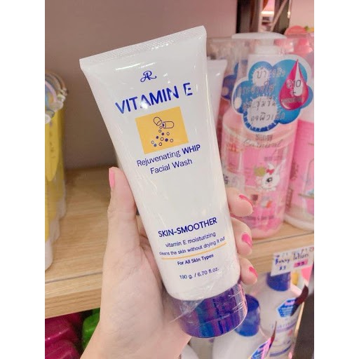 Sữa Rửa Mặt Từ Vitamin E 190g