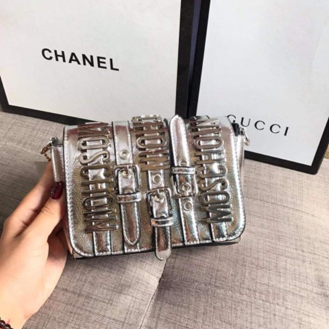 Túi moschino cá tính