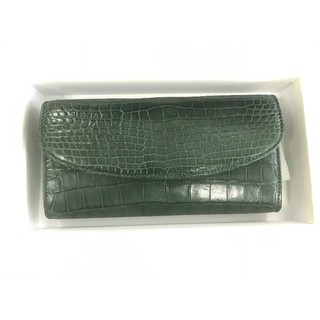 Ví nữ da cá sấu form dài màu xanh lá cây