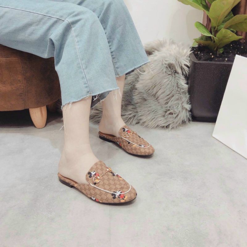 Sục gc mickey