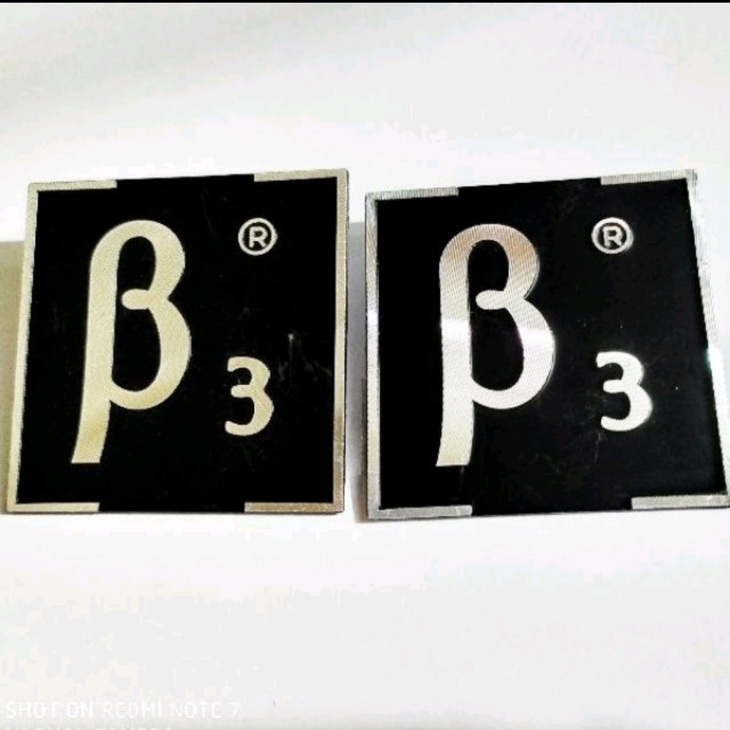 Tem dán thùng loa logo B3 chất liệu nhôm  : giá 2 cái