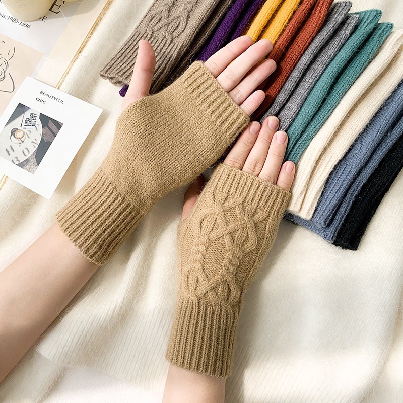 GĂNG TAY MÙA ĐÔNG LEN MÓC HỞ NGÓN HỌA TIẾT NỔI TRƠN MÀU