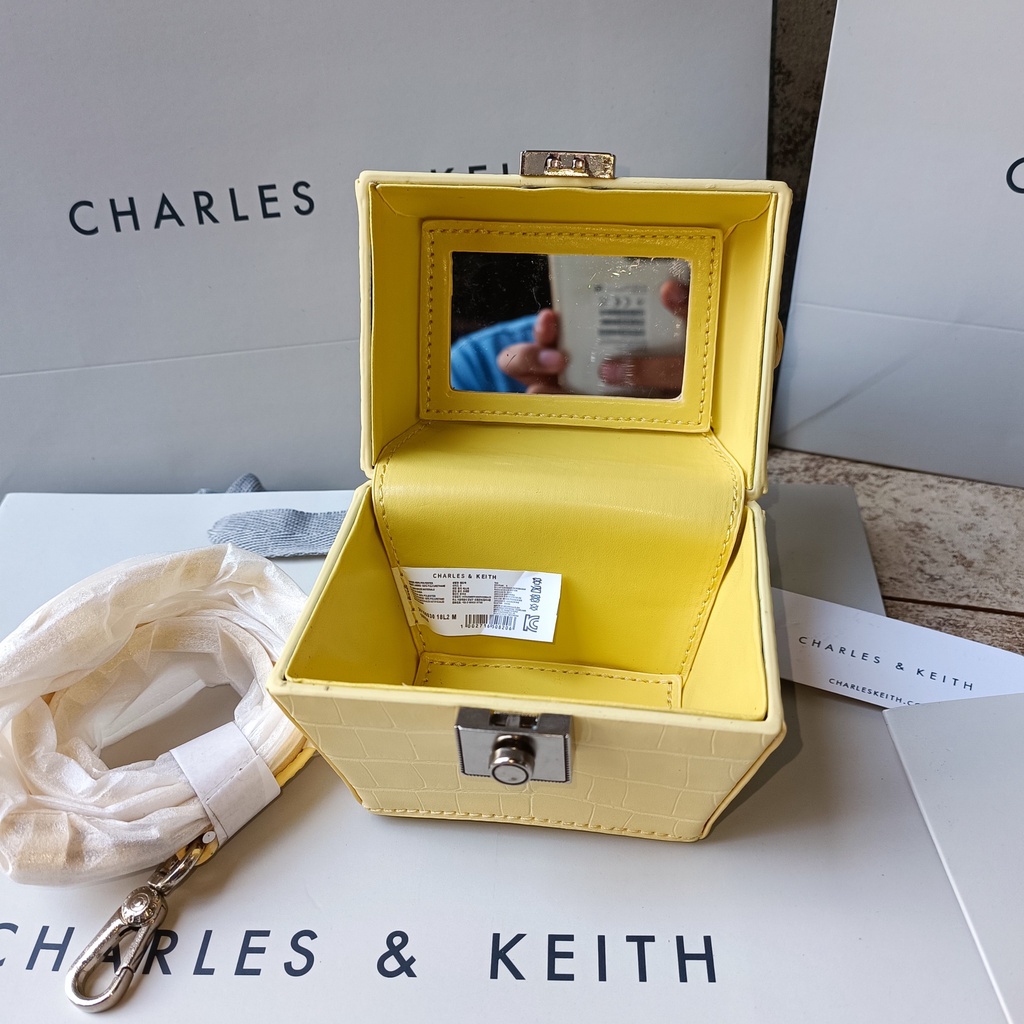 Túi đeo chéo nữ Model CK2-50701000