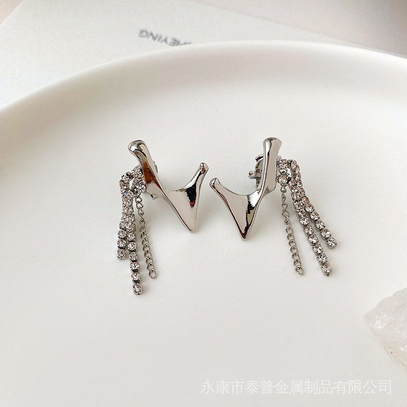 Bông Tai Yêu Tinh Thiết Kế Đơn Giản Không Xỏ Lỗ Phong Cách Hàn Quốc Cao Cấp