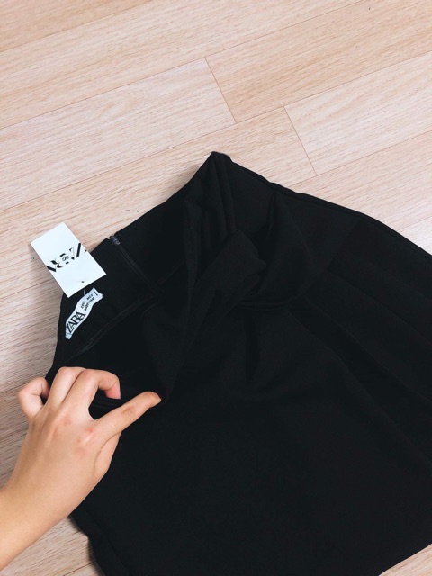 Bán sỉ chân váy xoắn eo tà lệch | BigBuy360 - bigbuy360.vn