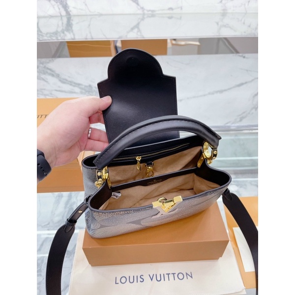 Túi công sở LV Capucines 2 Ngăn Da Bò full box