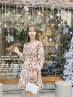 Đầm cổ vuông rút dây dài tay