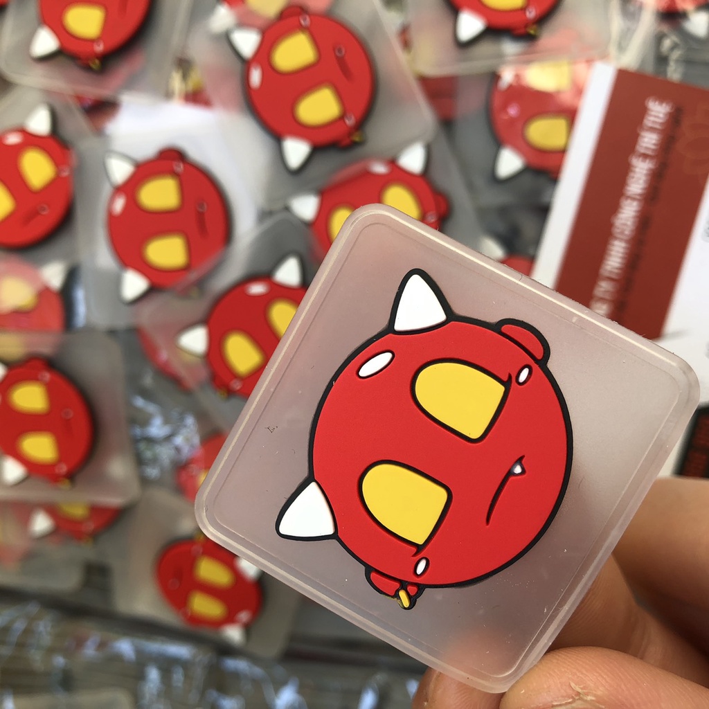 SẢN XUẤT LOGO CAO SU NHỰA DẺO, IN TEM MÁC CAO SU GẮN LÊN QUẦN ÁO THEO YÊU CẦU