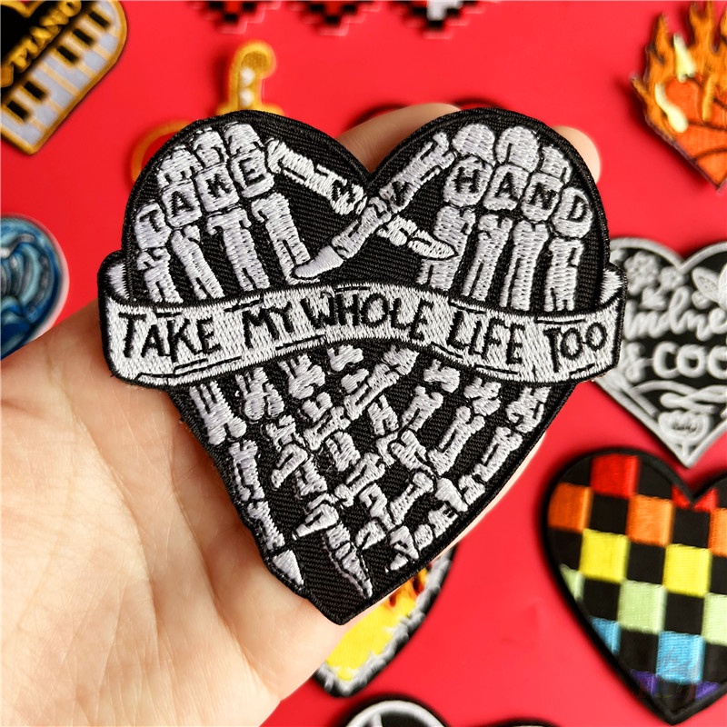 ☸ Miếng Vá Ủi Quần Áo Hình Trái Tim ☸ 1 Sticker Ủi Thêu Hình Đầu Lâu