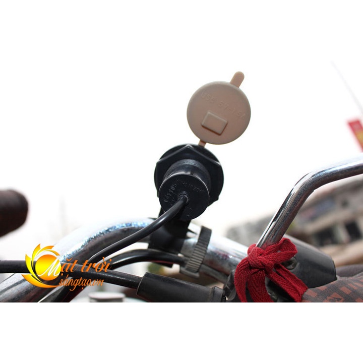 Bộ chế sạc điện thoại trên xe máy V5