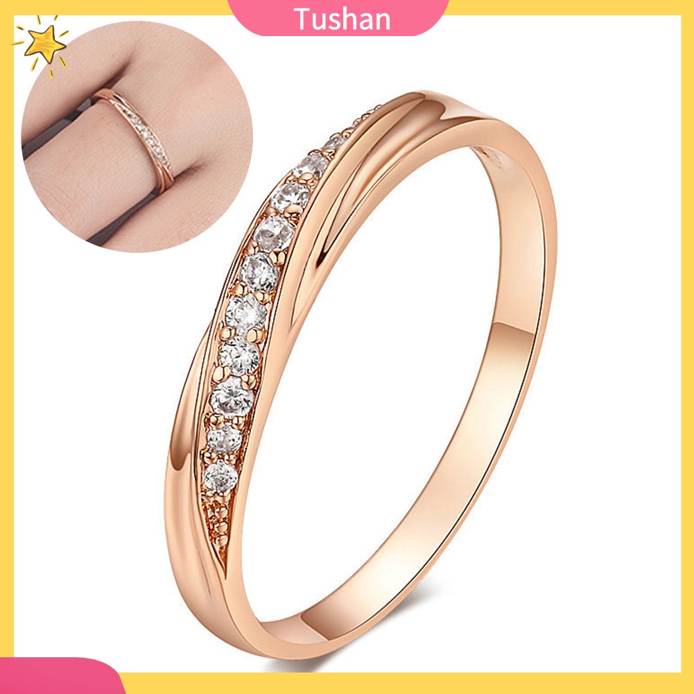 Nhẫn đính hôn đính đá zircon hình tròn sang trọng