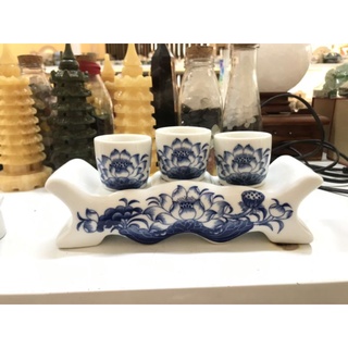 🎀 kỷ 3 chén cong, có ngai hoa sen men lam