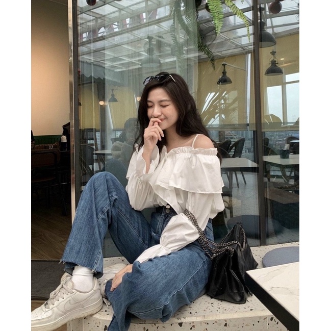 Áo trắng bèo rớt vai tay dài