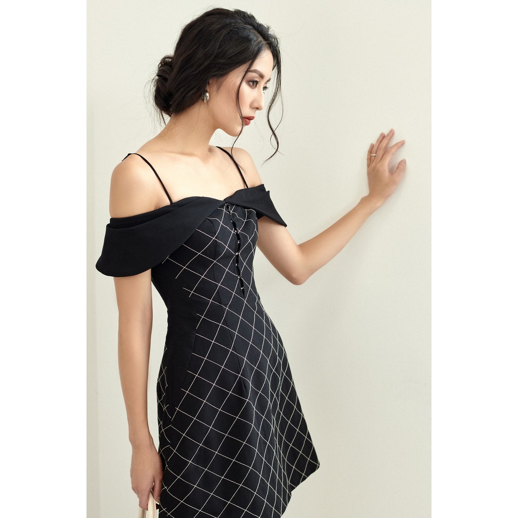 MAVEN - Đầm đen trễ vai hai dây mảnh DLE DRESS | BigBuy360 - bigbuy360.vn