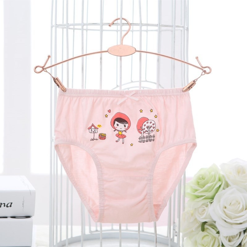 Set 5 quần lót bé gái Hàn Quốc 100% vải cotton thoáng mát, an toàn cho sức khỏe của bé mẫu Cô Bé Quàng Khăn Đỏ