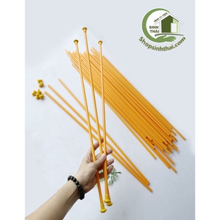 Que nhựa, cây nhựa làm cán cờ, làm cây chống xung quanh chậu cây, dài 60cm, có nắp bịt hai đầu [ 2 cây ]