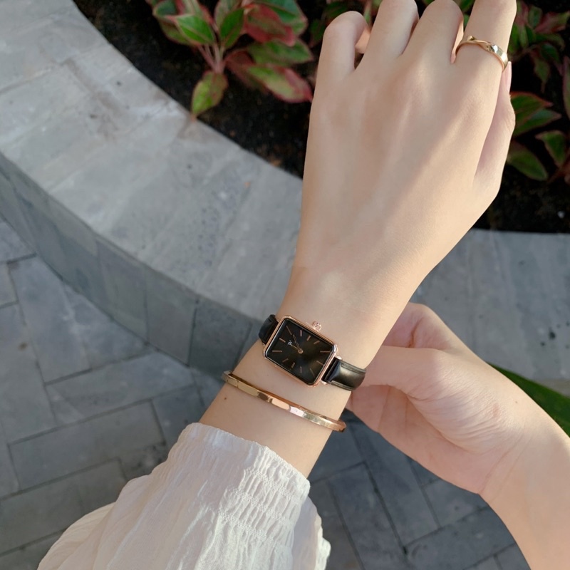 Đồng hồ dây da nữ chính hãng đẹp thời trang điện tử W