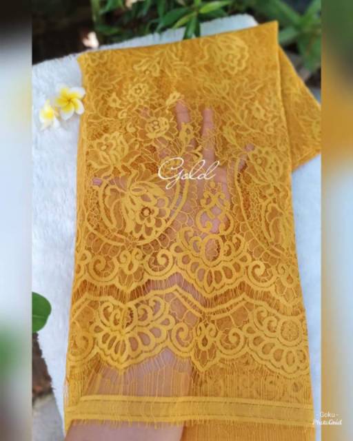 Vải Bán Nguyệt Dùng May Quần Áo Kebaya