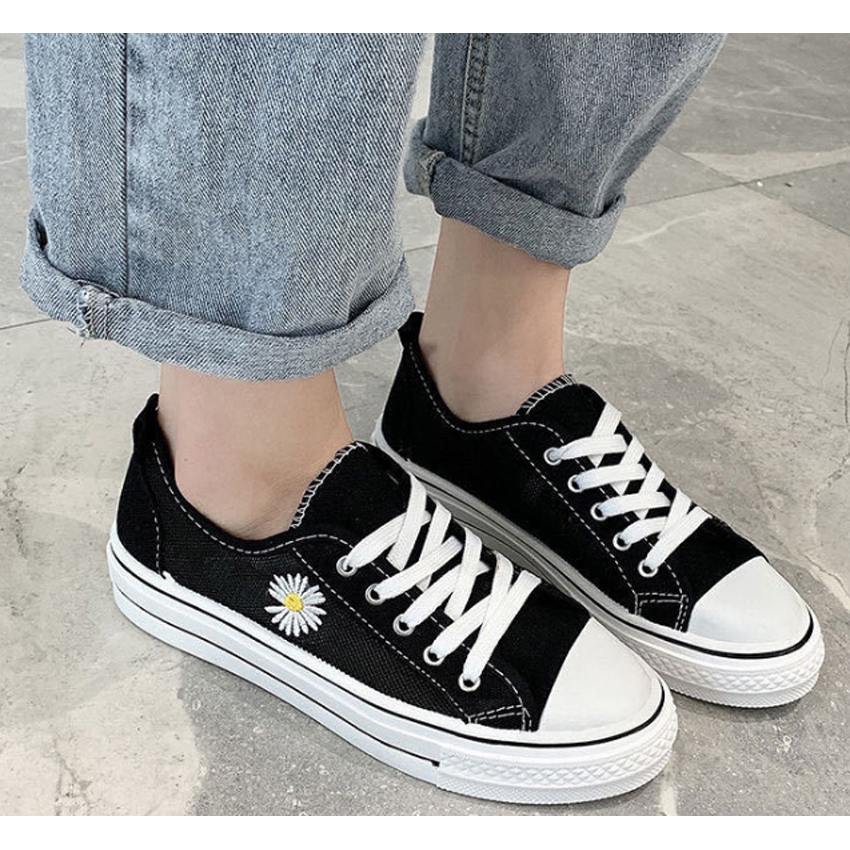GIÀY NỮ, GIÀY SNEAKER THẤP CỔ THÊU HOA CÚC BH 24 | BigBuy360 - bigbuy360.vn