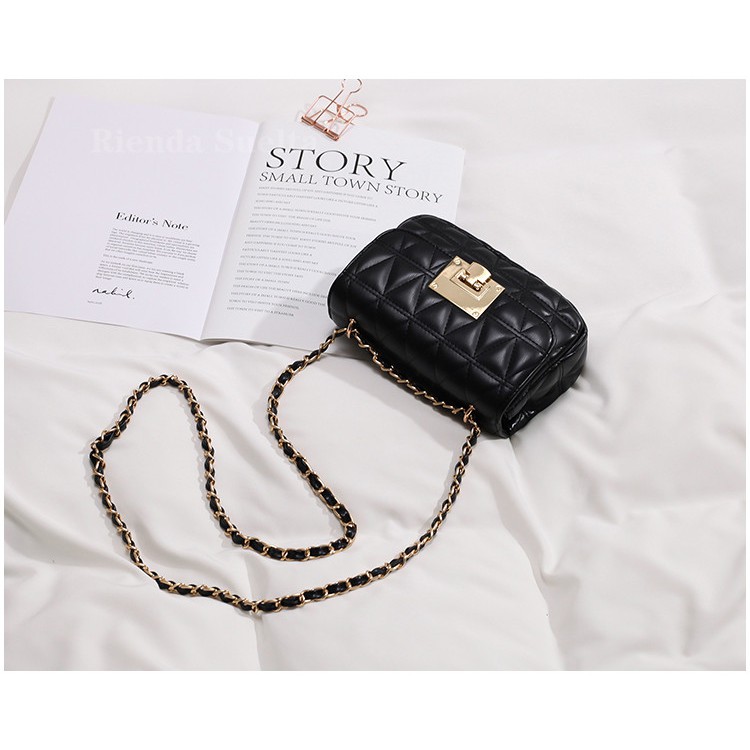 TÚI SIZE 18 TRẦN Ô MỀM KHÓA VÀNG-T73
