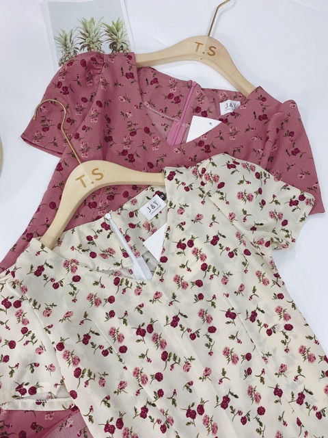 BÁN SỈ VÁY HOA ĐUÔI CÁ CỔ V SANG TRỌNG DK60 | BigBuy360 - bigbuy360.vn