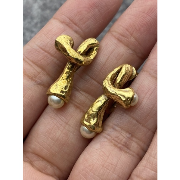 Bông tai kẹp vintage khắc hiệu thiết kế độc là đính trai thời trang
