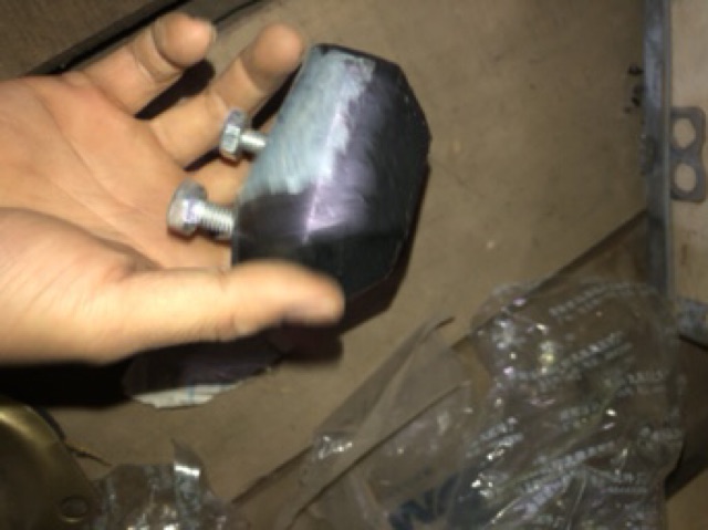 chân máy sau 1 tấn 130/490